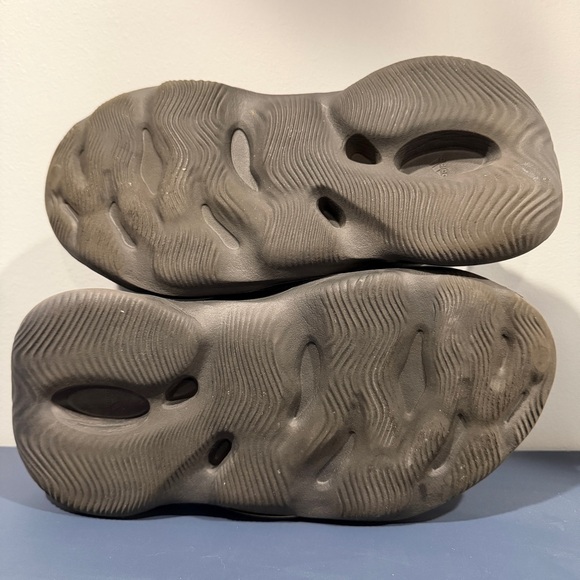 adidas Yeezy Foam Runner 'Onyx' Black Size 8 Slip On Shoes - Picture 5 of 7